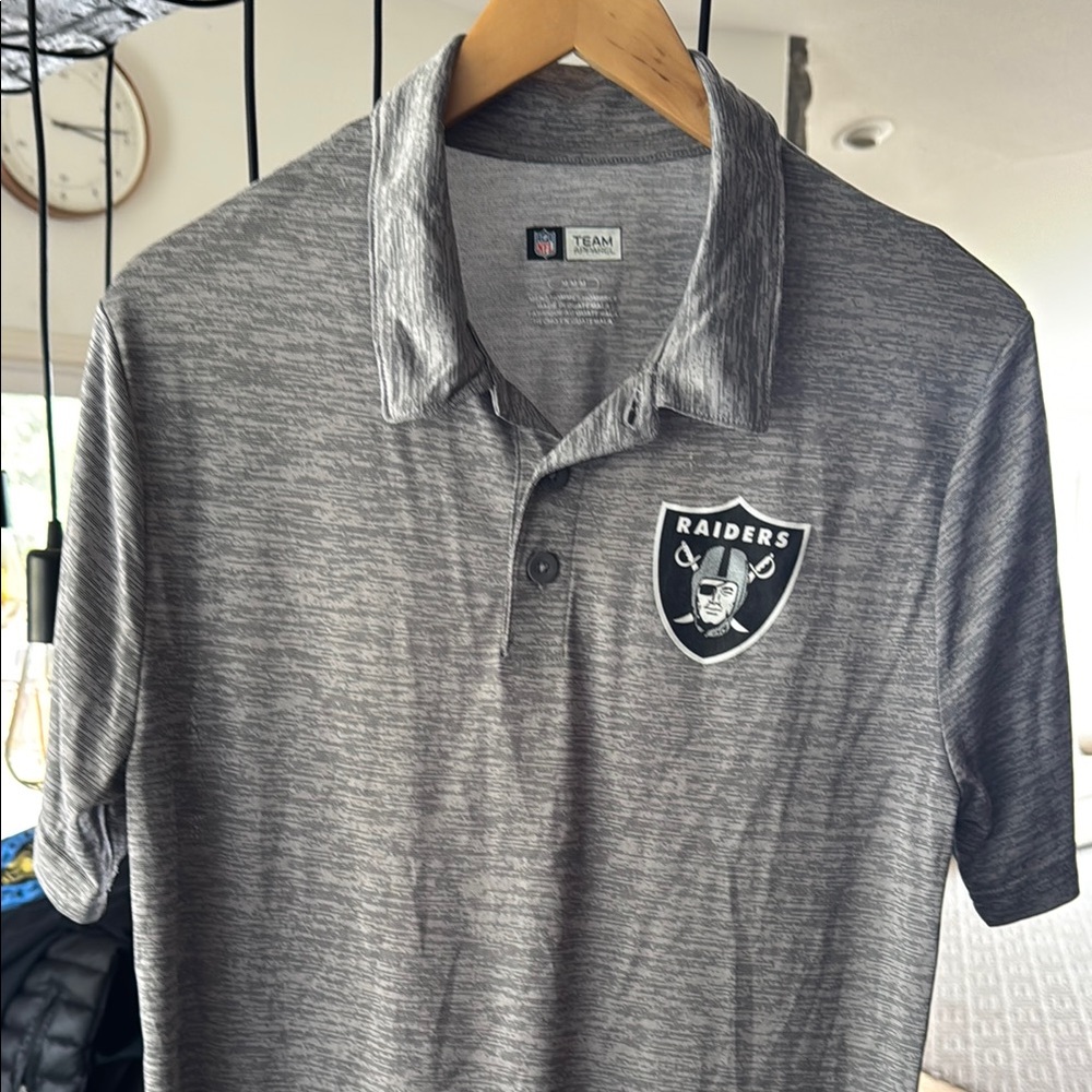Gray Polo Shirt with Raiders Logo and Breathable Fabric